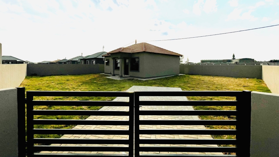 To Let 3 Bedroom Property for Rent in Ellaton North West
